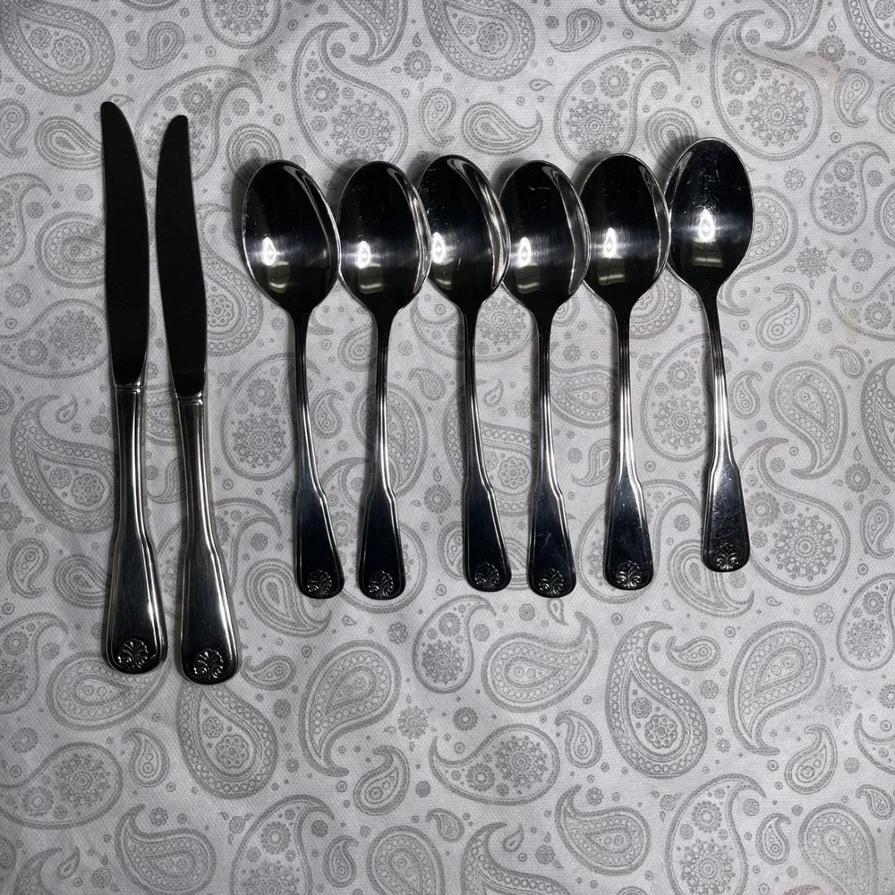 Wm A Rogers Oneida Royal Shell Stainless Flatware 6 Soup Spoons 2 Dinner Knives